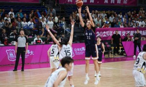 四川队成就全国女篮锦标赛四连冠 韩旭砍下26分