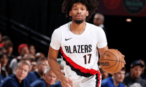 原创 
            拓媒点评杨瀚森：多次处于空位未获传球 建议每天练500次勾手