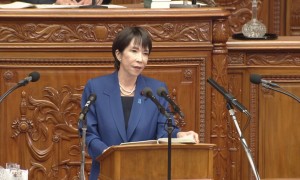 日本新首相“鹰派”施政方针引担忧