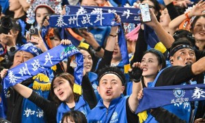 “苏超”元年-“黑马”泰州点球大战击败南通夺冠